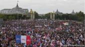 Старая Купавна - Против педиков в Париже протестуют сотни тысяч людей
